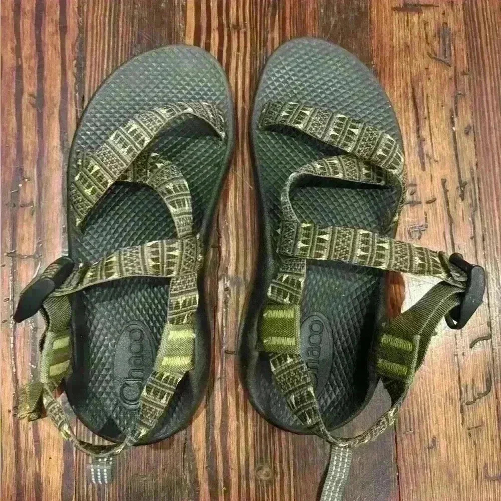 Big Kids Chacos Green Strappy Sport Sandals Size 4